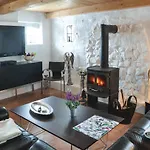 Σπίτι διακοπών Three-bedroom In *