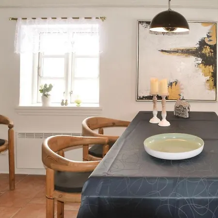 Сasa de vacaciones Three-bedroom In Give