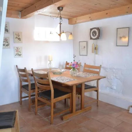 Three-bedroom In Semesterbostad *