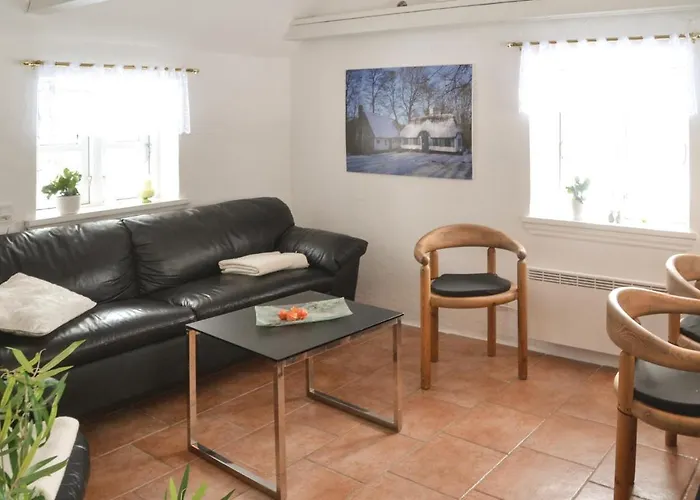 Three-bedroom In Holiday home *